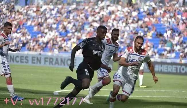 埃因霍温迎法国杯关键赛，今晚单刀错失，管理层满意，身体对抗强度拉满(埃因霍温vs特温特直播)